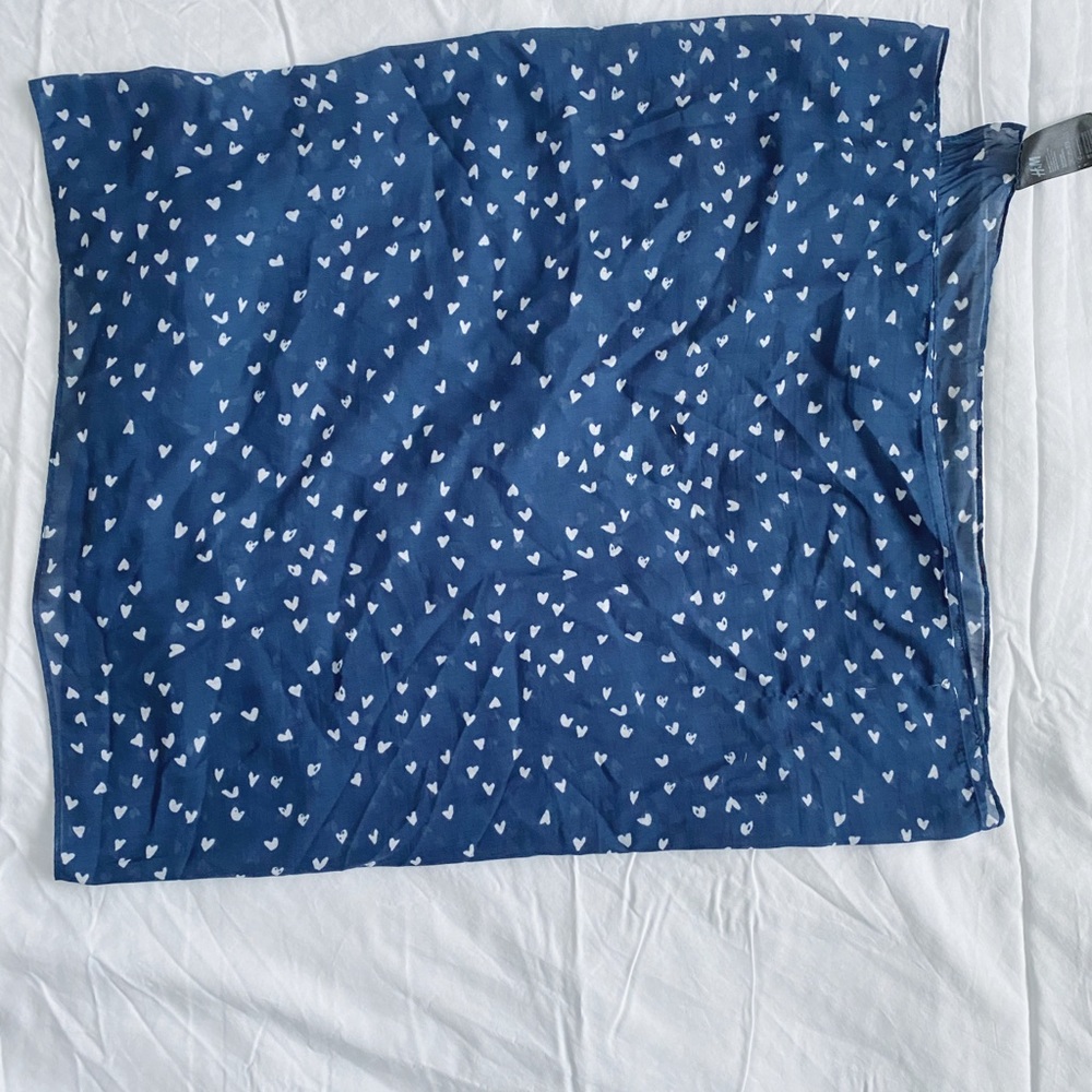 H&M Heart Scarf - Picture 3 of 4